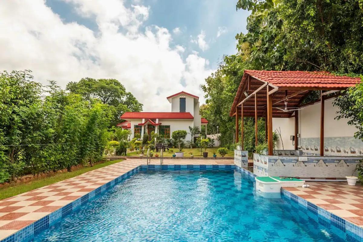 Stone Bridge Villa Gurgaon Eksteriør billede