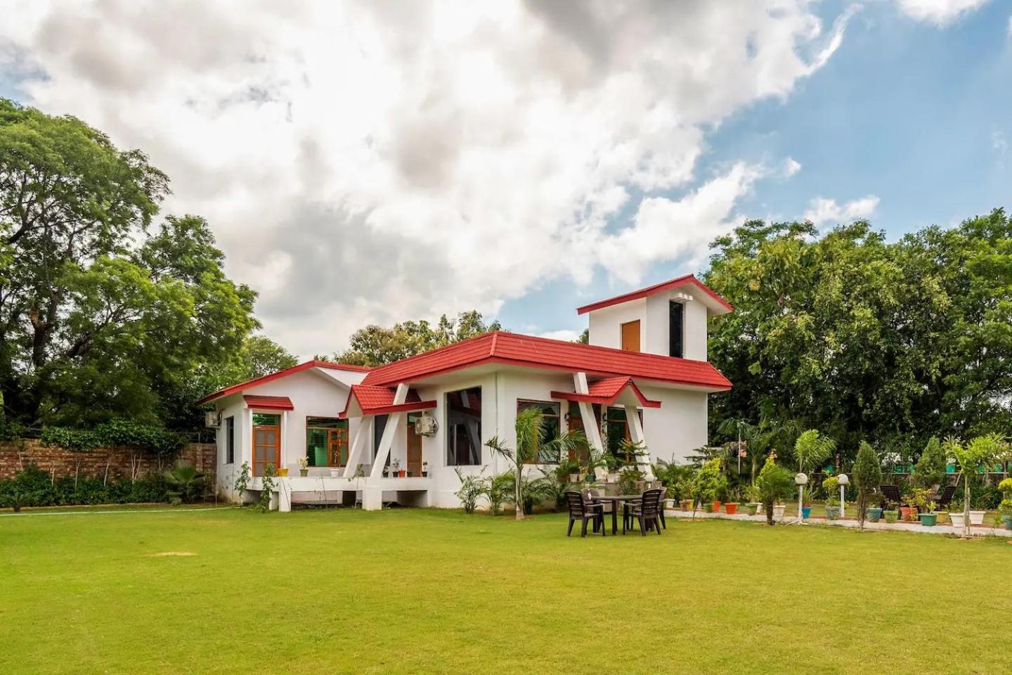 Stone Bridge Villa Gurgaon Eksteriør billede